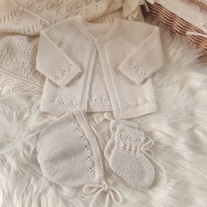 The Heritage layette Set - Image 2