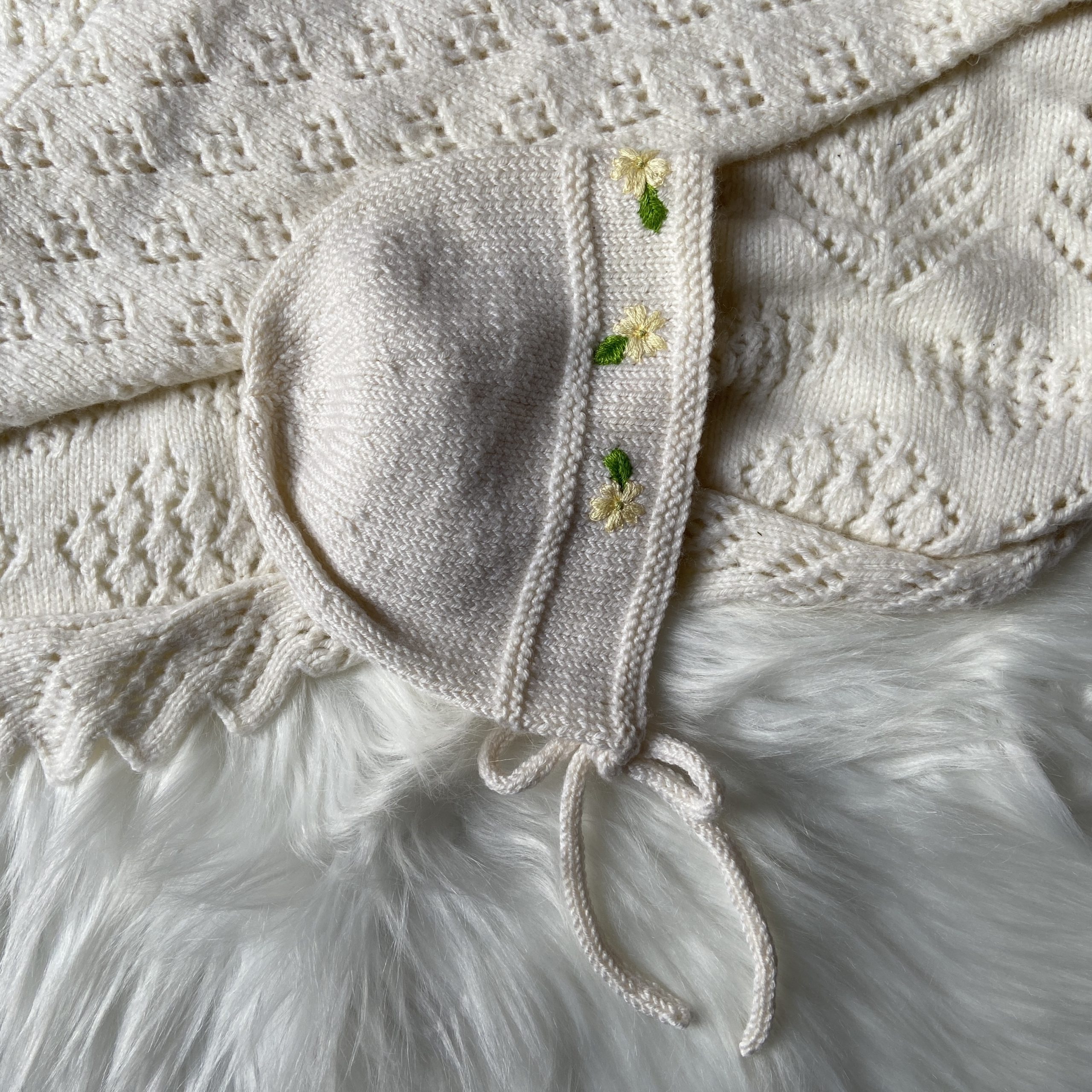 Primrose bonnet - 0-3 months