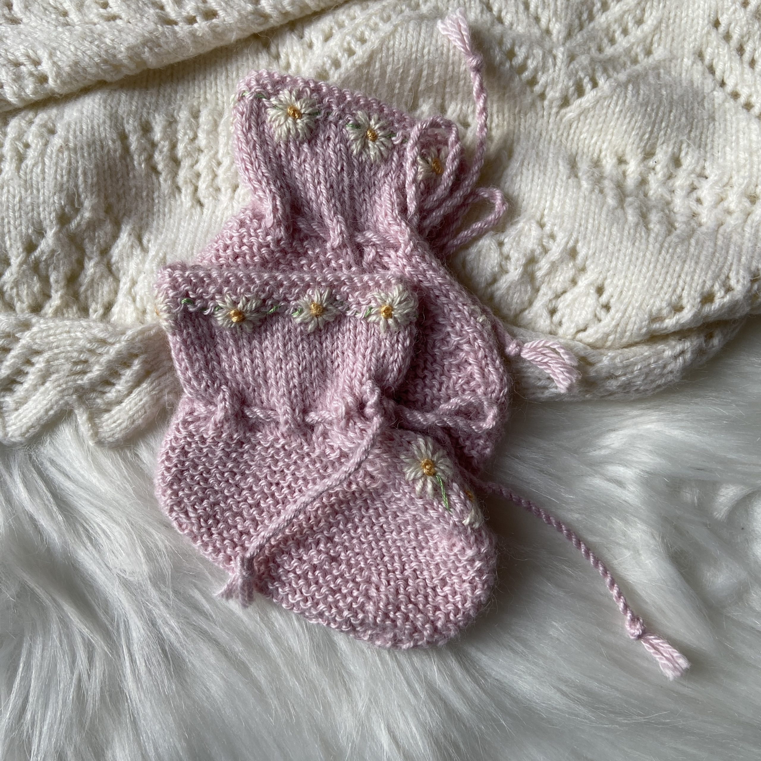 Daisy embroidered booties - 0-3 months